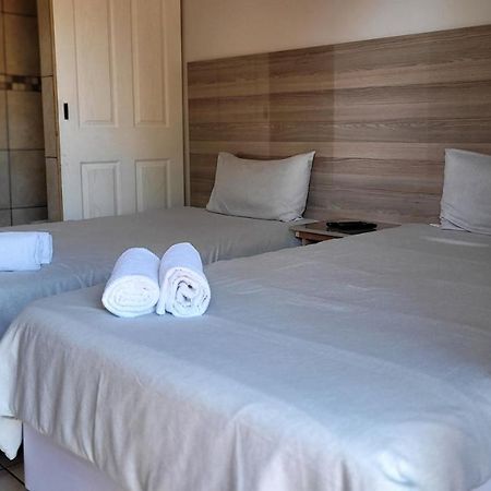 Pab-Love Guest House Kuruman Bagian luar foto
