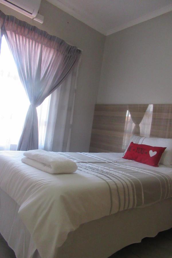 Pab-Love Guest House Kuruman Bagian luar foto