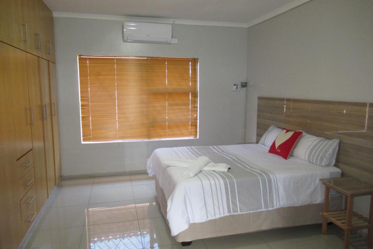 Pab-Love Guest House Kuruman Bagian luar foto