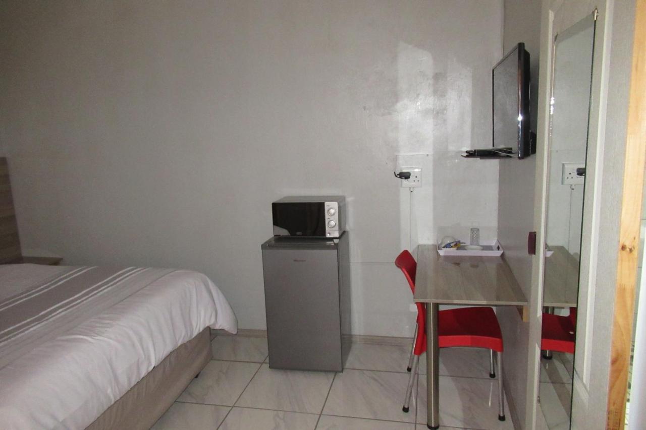 Pab-Love Guest House Kuruman Bagian luar foto