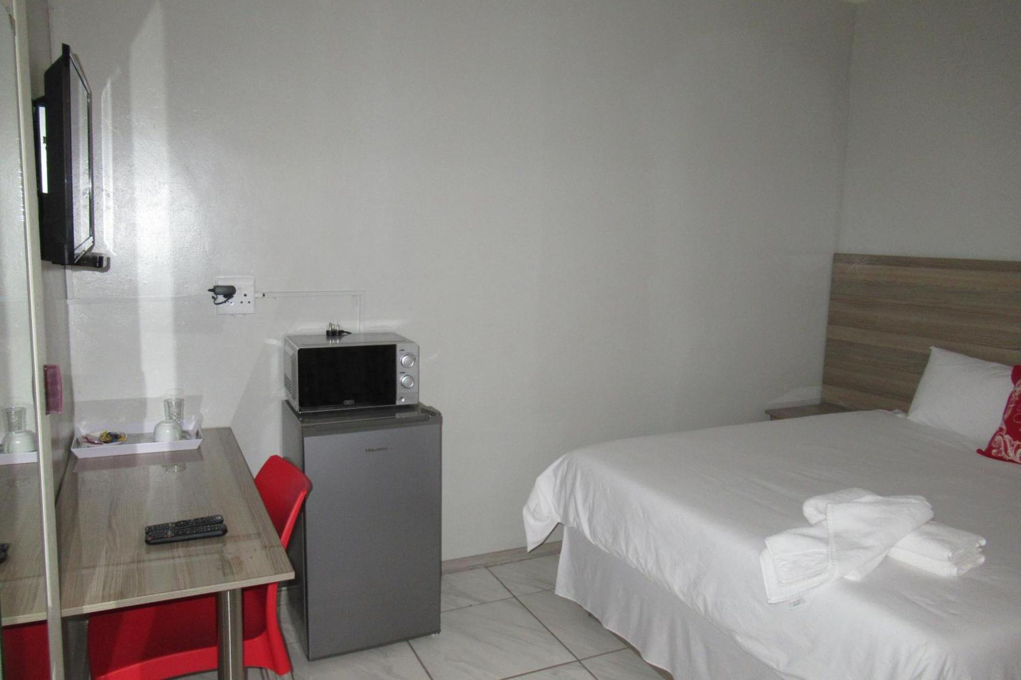 Pab-Love Guest House Kuruman Bagian luar foto