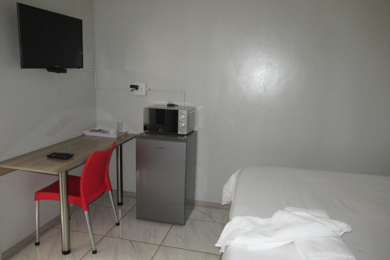 Pab-Love Guest House Kuruman Bagian luar foto