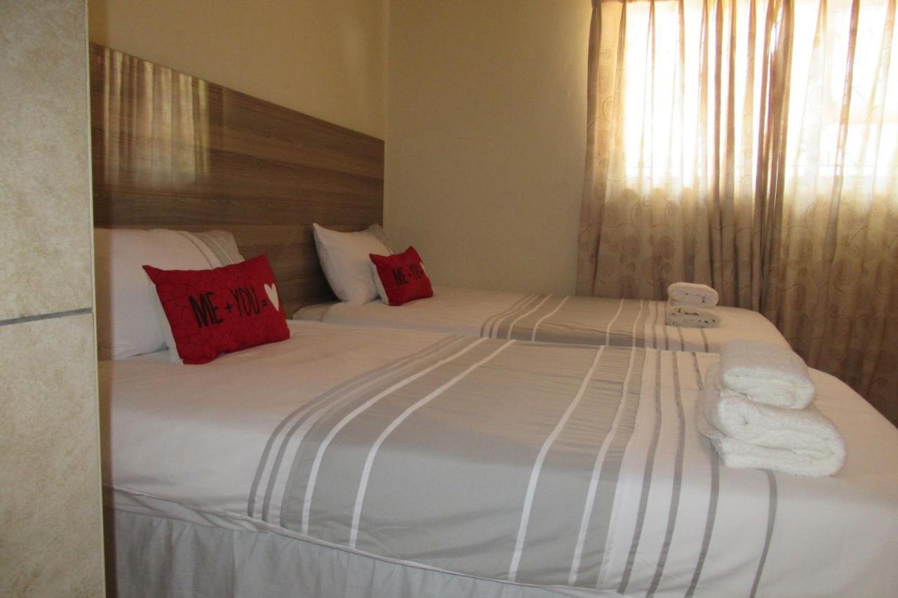 Pab-Love Guest House Kuruman Bagian luar foto