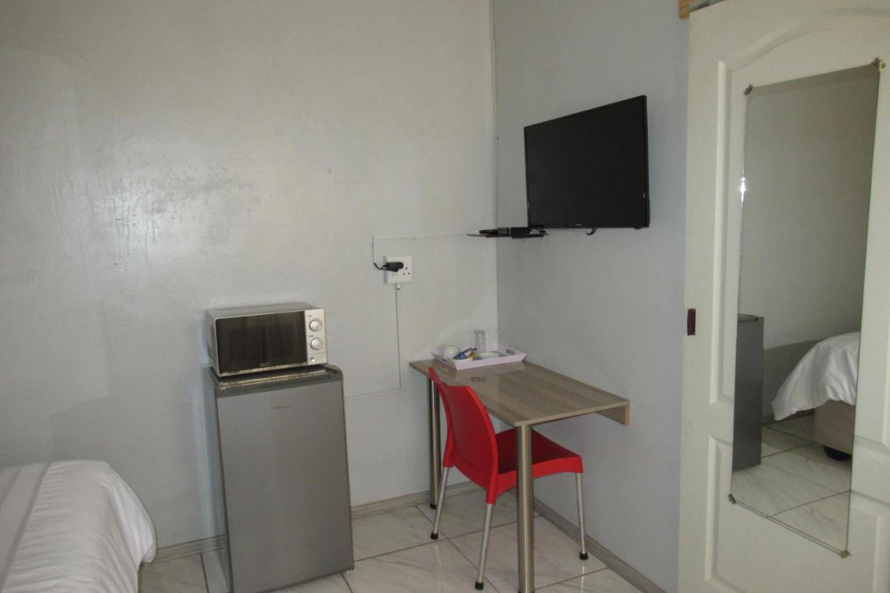 Pab-Love Guest House Kuruman Bagian luar foto