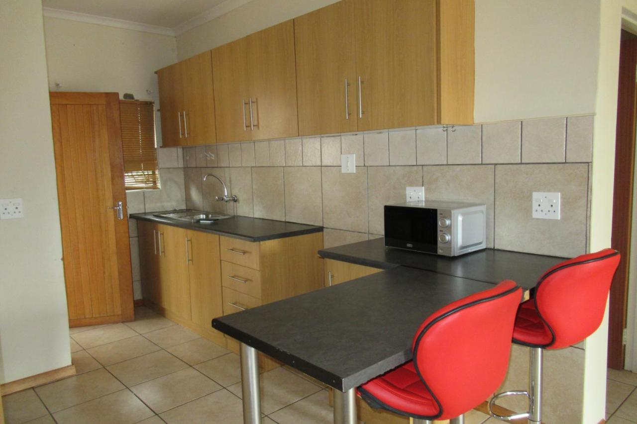Pab-Love Guest House Kuruman Bagian luar foto