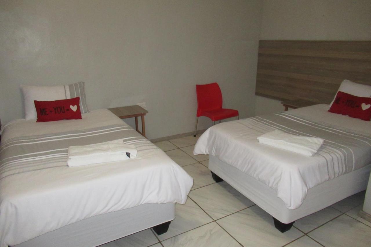 Pab-Love Guest House Kuruman Bagian luar foto