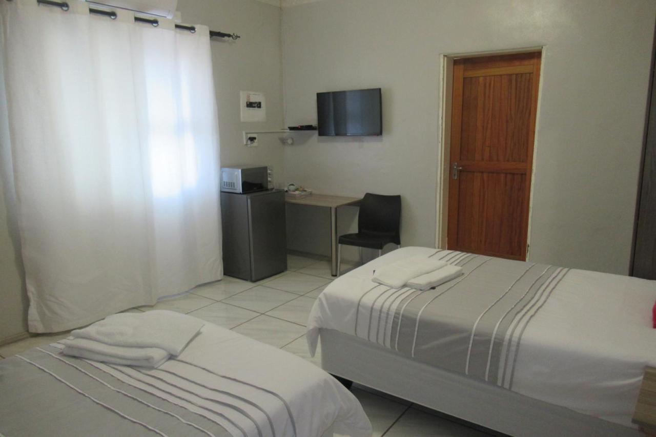Pab-Love Guest House Kuruman Bagian luar foto