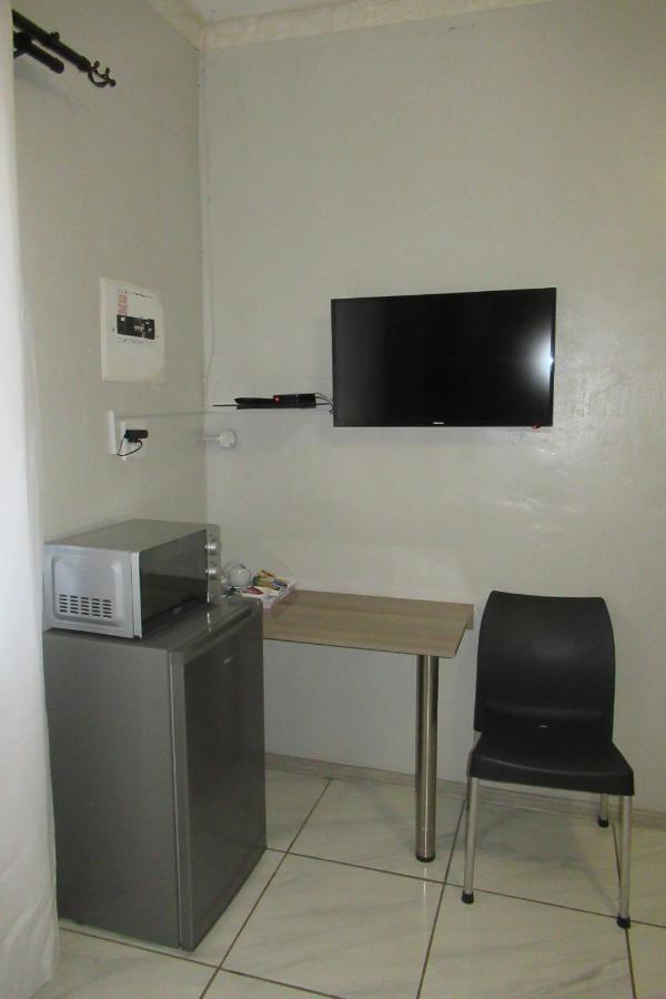 Pab-Love Guest House Kuruman Bagian luar foto