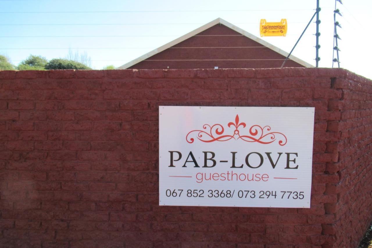 Pab-Love Guest House Kuruman Bagian luar foto