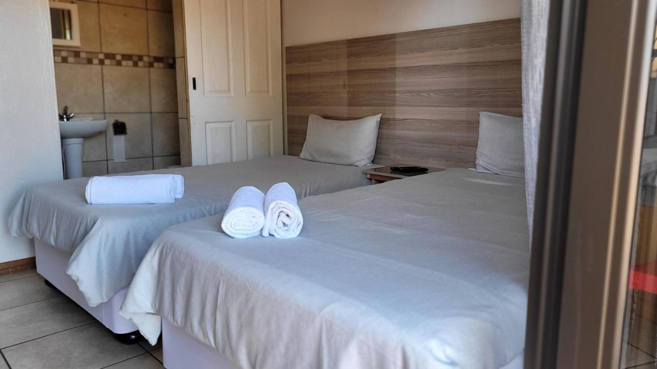 Pab-Love Guest House Kuruman Bagian luar foto