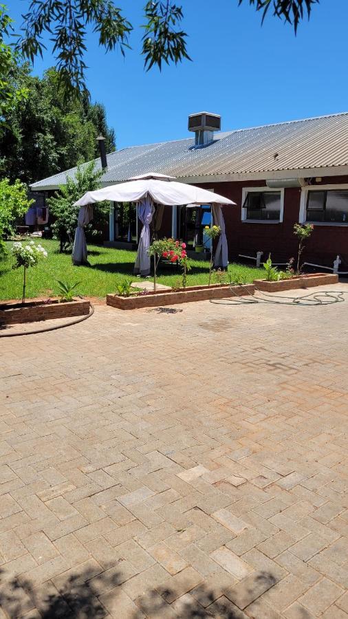 Pab-Love Guest House Kuruman Bagian luar foto