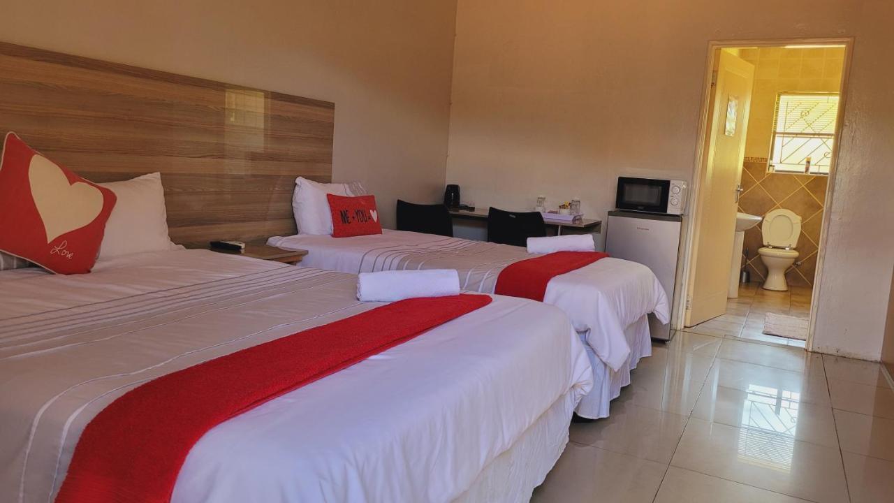 Pab-Love Guest House Kuruman Bagian luar foto