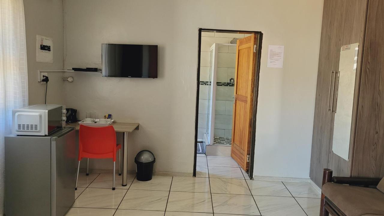 Pab-Love Guest House Kuruman Bagian luar foto